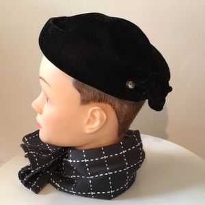 Black velvet beret